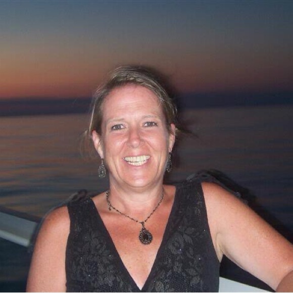 Meet your Posher, Candice - Picture 1 of 1